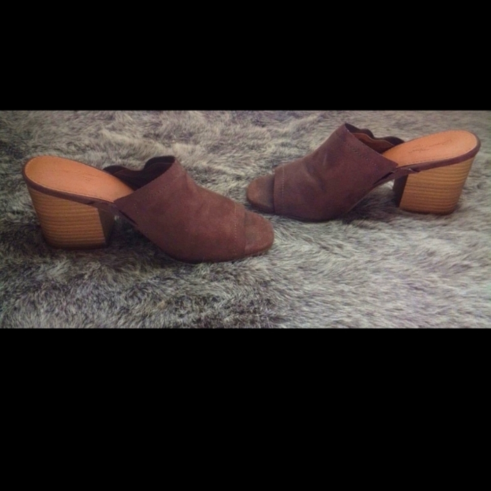 Universal threads brand bootie size 6